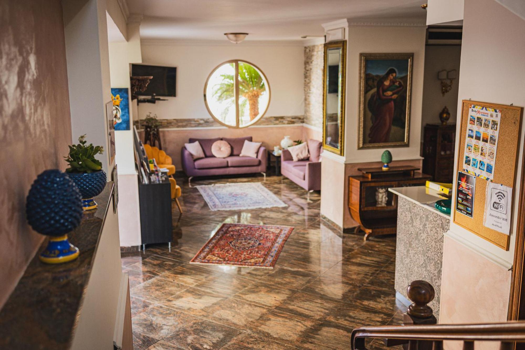 Hotel Alexander Giardini-Naxos Buitenkant foto