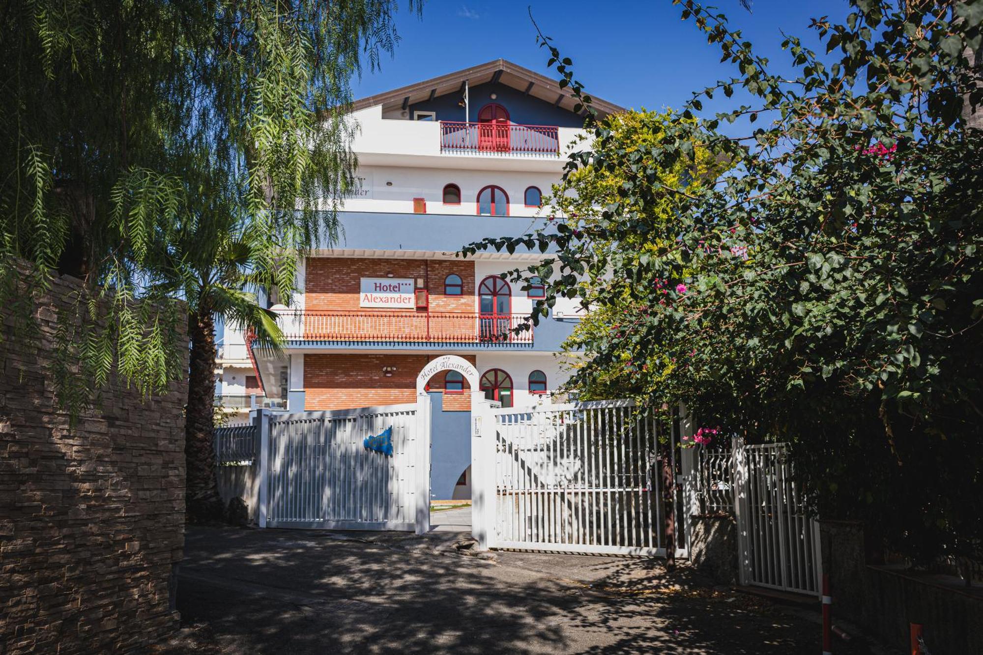 Hotel Alexander Giardini-Naxos Buitenkant foto
