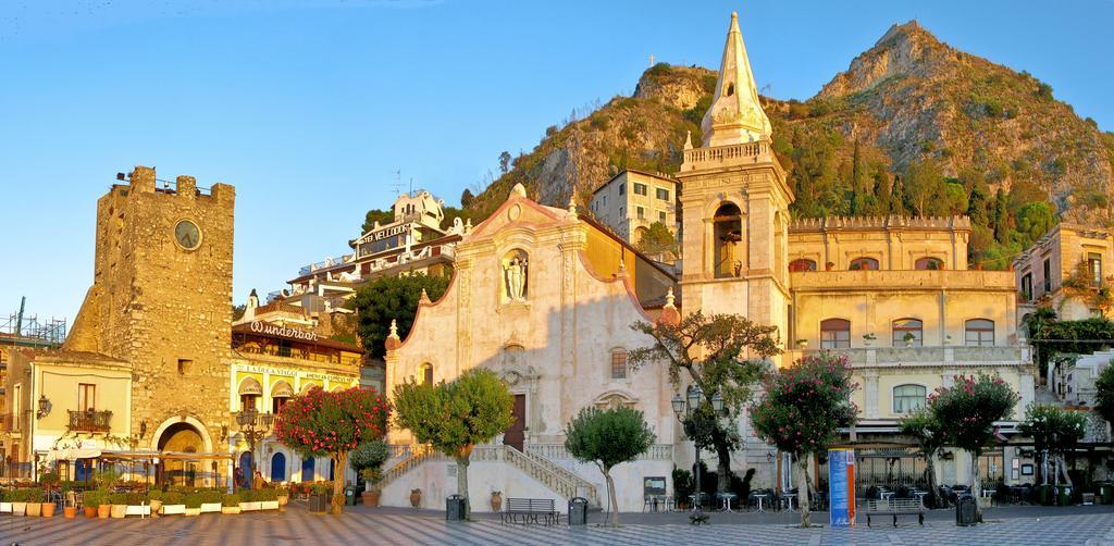 Hotel Alexander Giardini-Naxos Buitenkant foto
